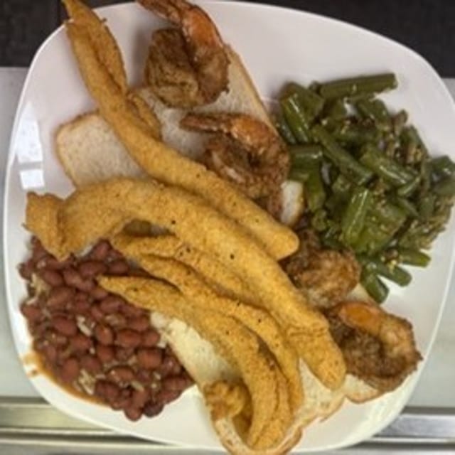 4 Fish & 4 Shrimp Dinner.
